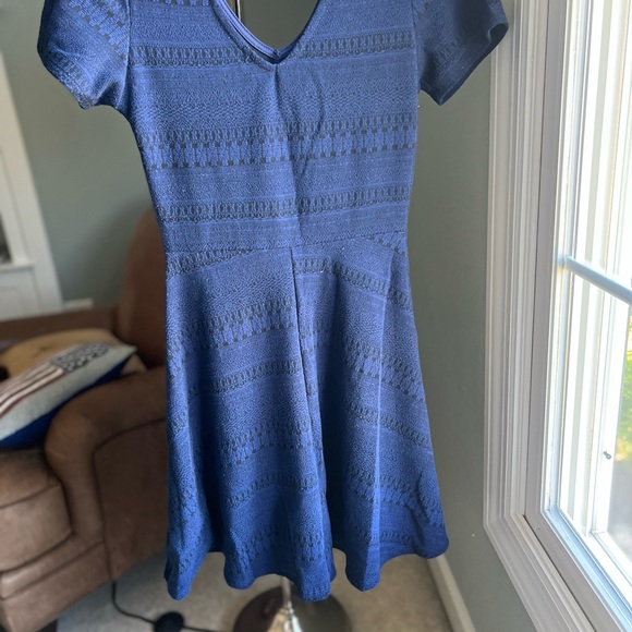 Dress short sleeve Size Med color Blue with Black design pre loved - Picture 5 of 7
